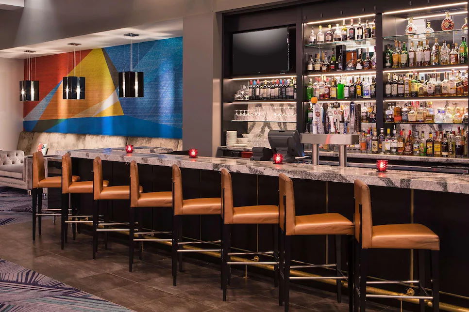 Hilton Miami Downtown Bar 966x644